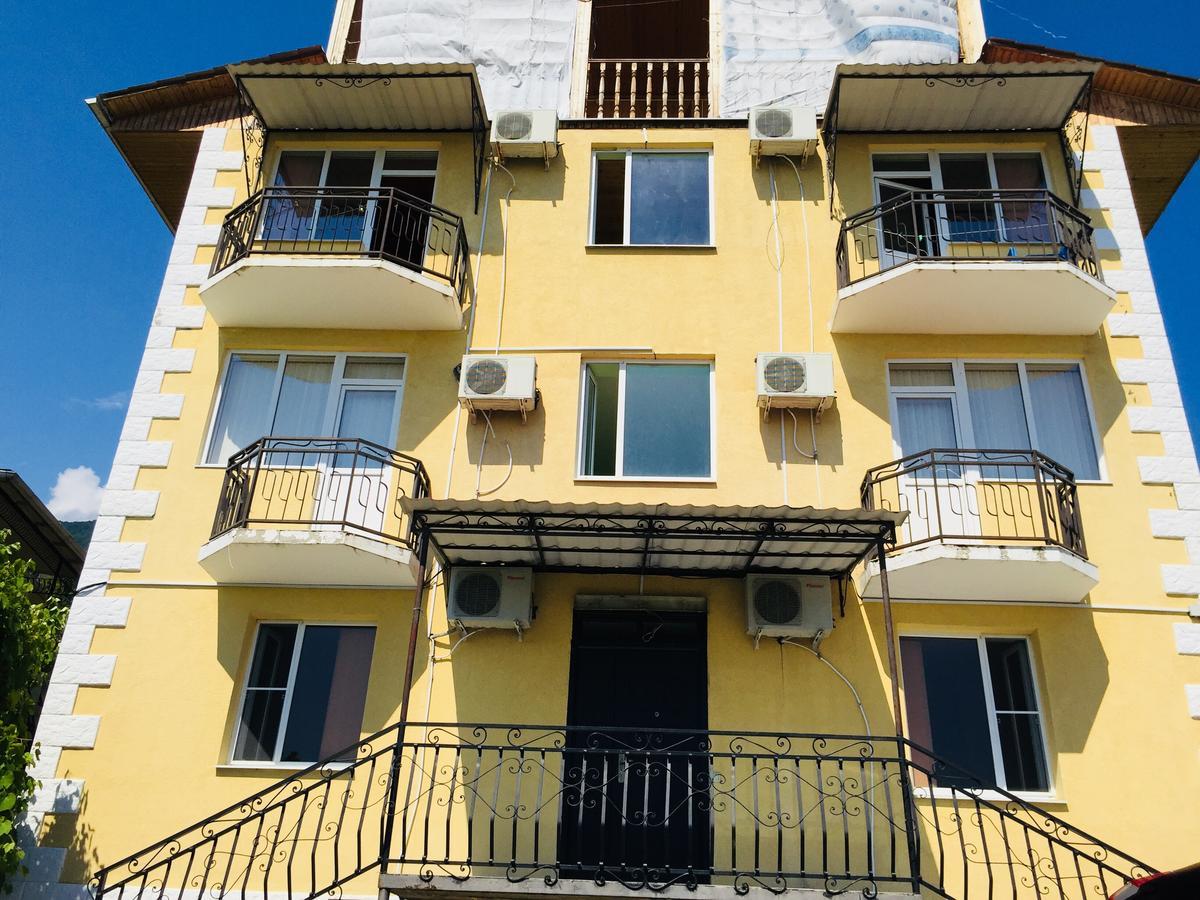 Mandarinoviy Sad Hotel Gagra Exterior foto